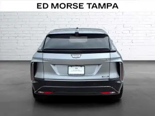 SUV Cadillac LYRIQ Tech de 4 puertas 2024