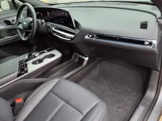 SUV Cadillac LYRIQ Tech de 4 puertas 2024