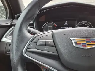 Cadillac XT5 2023 Luxury SUV de 4 puertas