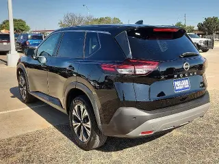 Nissan Rogue SV Crossover de 4 puertas 2022