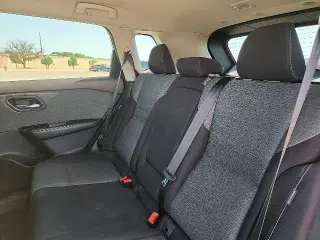 Nissan Rogue SV Crossover de 4 puertas 2022