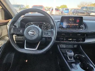 Nissan Rogue SV Crossover de 4 puertas 2022
