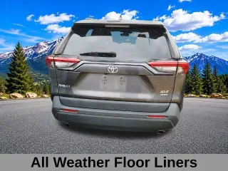 Toyota RAV4 2021 AWD XLE SUV de 5 puertas