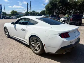 Ford Mustang 2024 EcoBoost 2dr Fastback