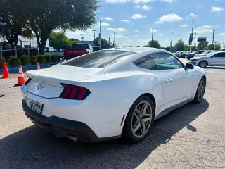 Ford Mustang 2024 EcoBoost 2dr Fastback
