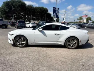 Ford Mustang 2024 EcoBoost 2dr Fastback