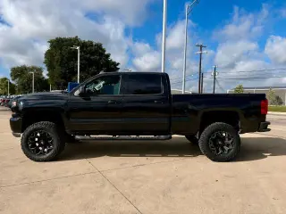Chevrolet Silverado 1500 2017 4x4 LT 4dr Crew Cab 5.8 ft. SB