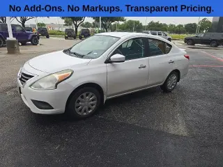 Nissan Versa 2016 1.6 SV 4dr Sedan