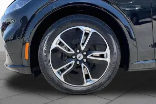 Ford Mustang Mach-E 2023 Premium 4dr SUV