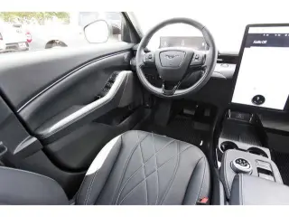 Ford Mustang Mach-E 2024 AWD Select 4dr SUV