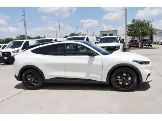 Ford Mustang Mach-E 2024 AWD Select 4dr SUV