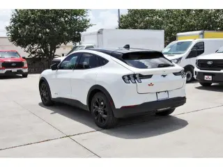 Ford Mustang Mach-E 2024 AWD Select 4dr SUV