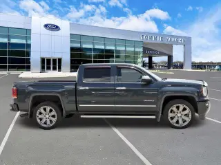 GMC Sierra 1500 2018 4x4 Denali 4dr Crew Cab 5.8 ft. SB