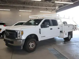 Ford F-350 Super Duty 2018 4x4 Lariat 4dr Crew Cab 179 in. WB DRW Chassis