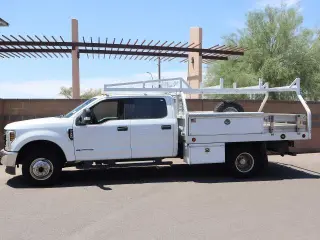 Ford F-350 Super Duty 2019 4x4 XLT 4dr Crew Cab 179 in. WB DRW Chassis