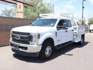 Ford F-350 Super Duty 2019 4x4 XLT 4dr Crew Cab 179 in. WB DRW Chassis
