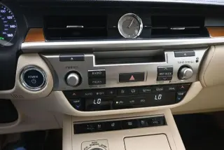 Lexus ES 300h 2014 4dr Sedan