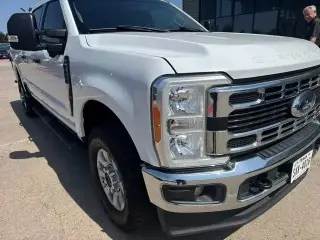 Ford F-250 Super Duty 2023 4x4 XLT 4dr Crew Cab 6.8 ft. SB Pickup