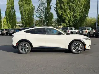 Ford Mustang Mach-E 2023 AWD Premium 4dr SUV