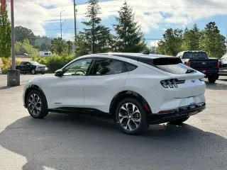 Ford Mustang Mach-E 2023 AWD Premium 4dr SUV