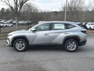 Hyundai TUCSON 2026 SE 4dr SUV