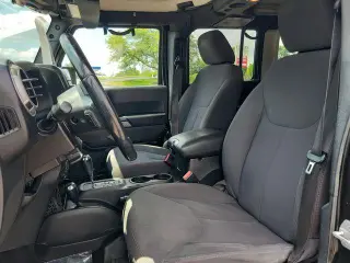 Jeep Wrangler Unlimited 2015 4x4 Sport 4dr SUV