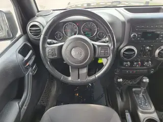 Jeep Wrangler Unlimited 2015 4x4 Sport 4dr SUV