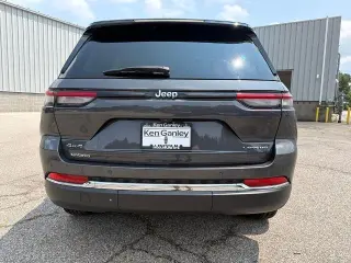 Jeep Grand Cherokee 2023 4x4 Laredo 4dr SUV