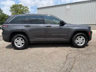 Jeep Grand Cherokee 2023 4x4 Laredo 4dr SUV