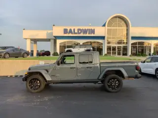 Jeep Gladiator 2025 4x4 Sport 4dr Crew Cab 5.0 ft. SB