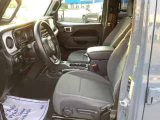Jeep Gladiator 2025 4x4 Sport 4dr Crew Cab 5.0 ft. SB