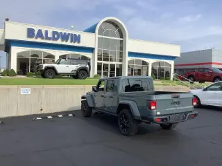 Jeep Gladiator 2025 4x4 Sport 4dr Crew Cab 5.0 ft. SB