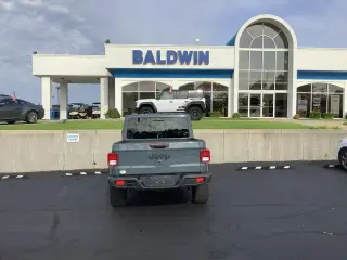 Jeep Gladiator 2025 4x4 Sport 4dr Crew Cab 5.0 ft. SB