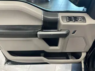 Ford F-150 2017 4x4 XLT 4dr SuperCrew 5.5 ft. SB