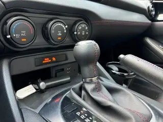 Mazda MX-5 Miata 2016 Club 2dr Convertible 6M