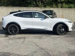 Ford Mustang Mach-E 2023 AWD Premium 4dr SUV