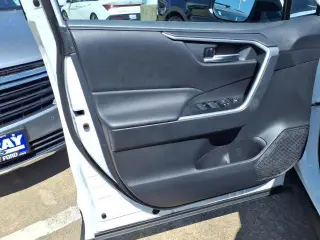 Toyota RAV4 2025 AWD XLE 4dr SUV