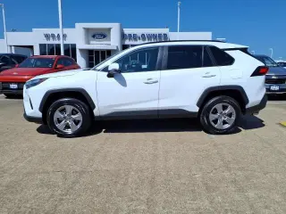 Toyota RAV4 2025 AWD XLE 4dr SUV