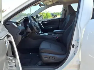 Toyota RAV4 2025 AWD XLE 4dr SUV