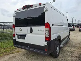 Ram ProMaster 2025 Tradesman 2500 136 WB 3dr Low Roof Cargo Van w/o Passenger Seat