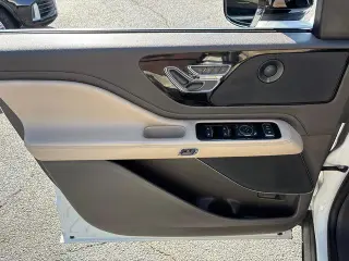 Lincoln Aviator 2022 AWD Reserve 4dr SUV