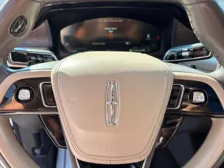 Lincoln Aviator 2022 AWD Reserve 4dr SUV