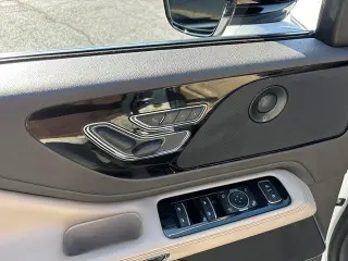 Lincoln Aviator 2022 AWD Reserve 4dr SUV