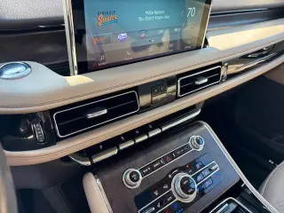 Lincoln Aviator 2022 AWD Reserve 4dr SUV