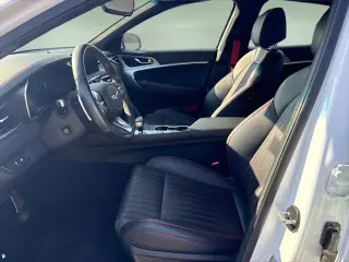Genesis G70 2023 2.0T 4dr Sedan