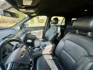 2017 EXPLORER XLT SUV