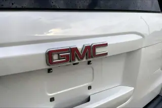GMC Yukon 2017 4x2 SLT 4dr SUV