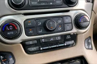 GMC Yukon 2017 4x2 SLT 4dr SUV