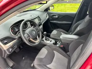 2016  Cherokee SPORT