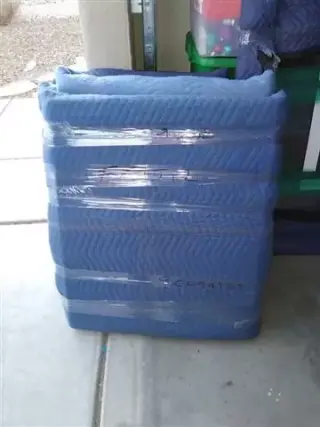 MOVING /MUDANZAS